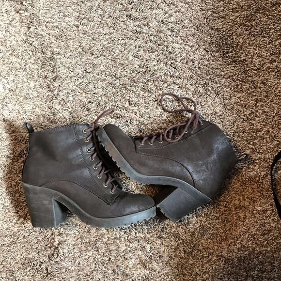 Soda chunky sole heel ankle boots - Picture 9 of 16